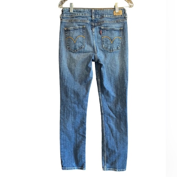 Levi’s Woman’s Dark Wash 526th Slender Straight Jeans, Size 4 - Picture 5 of 6